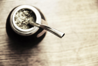 Czy yerba mate naprawdę dodaje energii? Fakty i mity o działaniu naparu