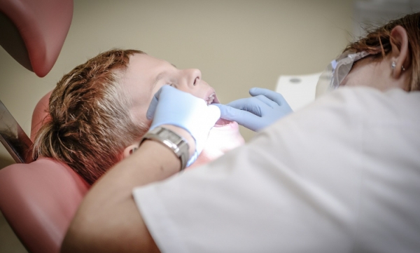 Czym powinien cechować się dobry stomatolog dziecięcy?