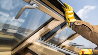 Jak czyścić i konserwować okna drewniane?
