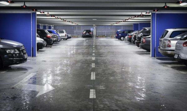 Zoptymalizuj parking – skorzystaj z nowoczesnych systemów parkingowych